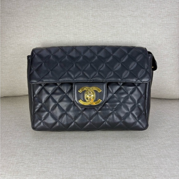 CHANEL Black Lambskin Vintage Backpack Oversized CC GHW 24k plated - Picture 2 of 16